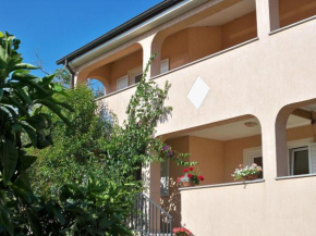 Große Wohnung Mit Garten Und Grill In Banjole